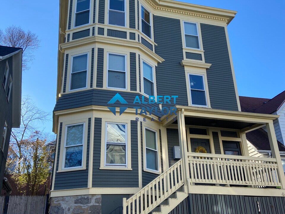 44 Hillside St, Unit 1 in Boston, MA - Building Photo
