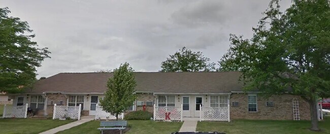 985 Meadow Ln in Kenton, OH - Building Photo - Building Photo