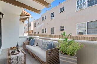 1409 Havenhurst Dr in West Hollywood, CA - Building Photo - Building Photo