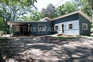 7846 Roberson St in Irvington, AL - Building Photo