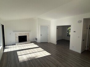 300 Mill Rd in Martinez, CA - Building Photo - Building Photo
