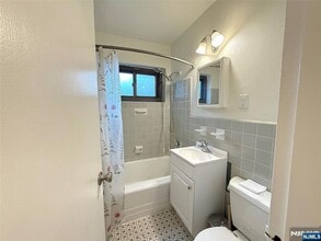 401 Park Ave in Fort Lee, NJ - Building Photo - Building Photo