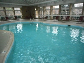 746 N Gary Ave, Unit 109 in Carol Stream, IL - Building Photo - Building Photo