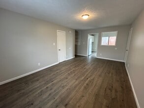 275 Tinker Hill Cv, Unit A in Jackson, TN - Building Photo - Building Photo