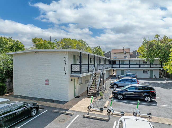 Cedar Street Flats in Austin, TX - Building Photo - Building Photo