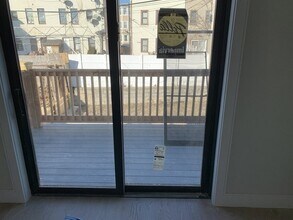 292 Princeton St, Unit 2 in Boston, MA - Building Photo - Building Photo