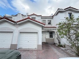 11416 NW 43rd Terrace in Doral, FL - Building Photo