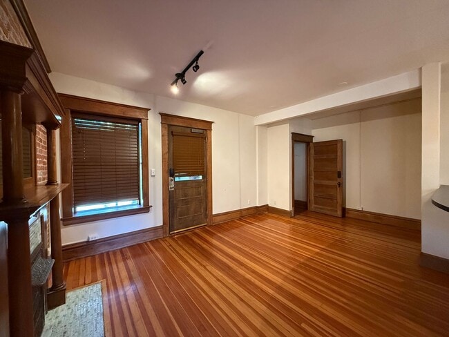 1210 E Colfax Ave in Denver, CO - Building Photo - Building Photo