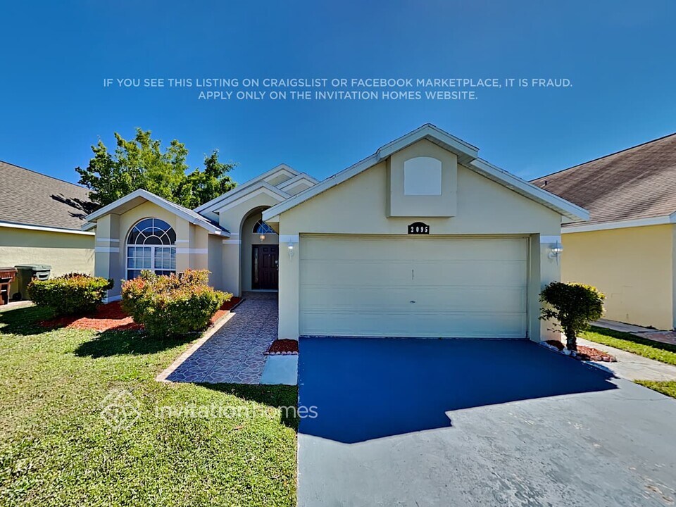 2095 Shannon Lakes Blvd in Kissimmee, FL - Building Photo