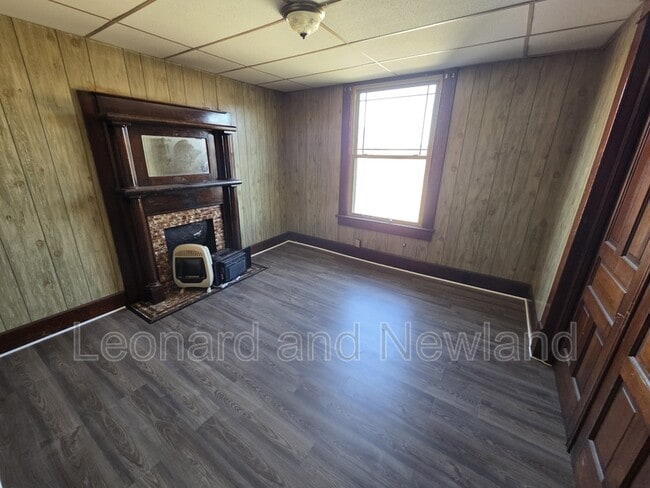 property at 906 Putnam Ave