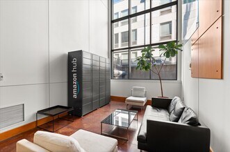 2301 Champlain St NW, Unit 210 in Washington, DC - Foto de edificio - Building Photo