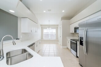 2614 Vinedale Ave in Valrico, FL - Building Photo - Building Photo