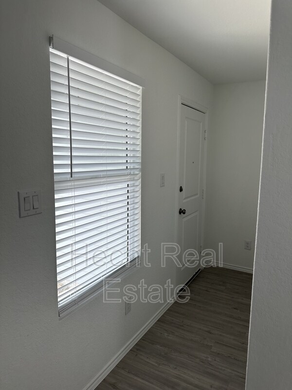 1531 Tiptop Mdw in New Braunfels, TX - Building Photo - Building Photo