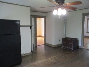 116 Woodstock Ave in Putnam, CT - Building Photo - Building Photo