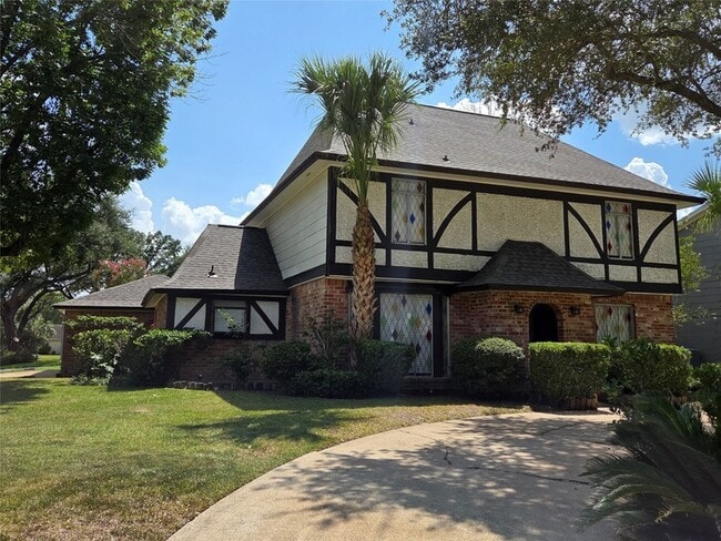 14203 Burgoyne Rd in Houston, TX - Foto de edificio - Building Photo