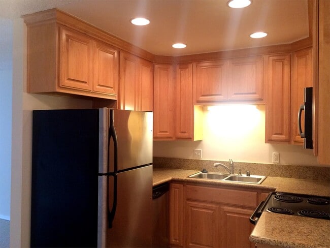 property at 2510 Torrey Pines Rd