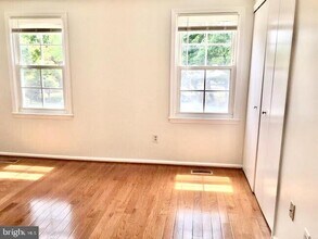 14428 Black Horse Ct in Centreville, VA - Building Photo - Building Photo