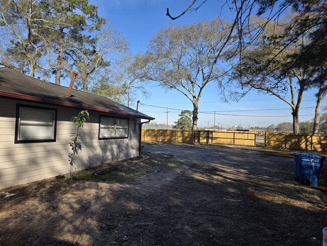 26334 FM 2090 in Splendora, TX - Building Photo - Building Photo