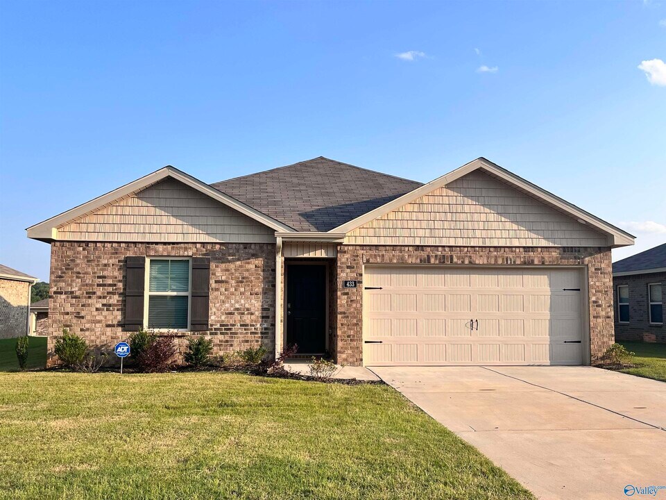433 Jackson Pt Cir in Huntsville, AL - Building Photo