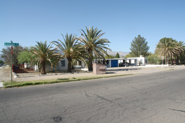 2501-2515 E Blacklidge Dr in Tucson, AZ - Building Photo - Building Photo