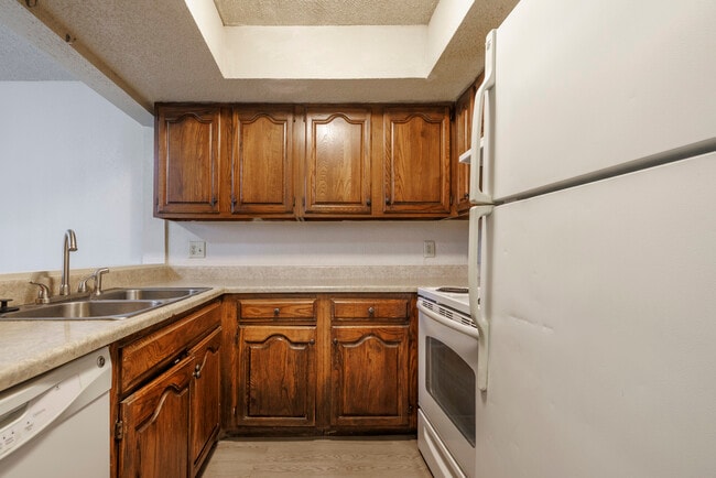Belmont Park Townhomes in Tulsa, OK - Foto de edificio - Interior Photo
