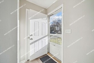21921 Blackstone St in Oak Park, MI - Building Photo - Building Photo