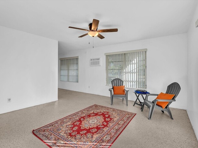 2191 NE 172nd St, Unit 2191 in North Miami Beach, FL - Building Photo - Building Photo