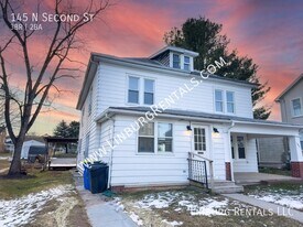 145 N Second St in Mount Wolf, PA - Building Photo