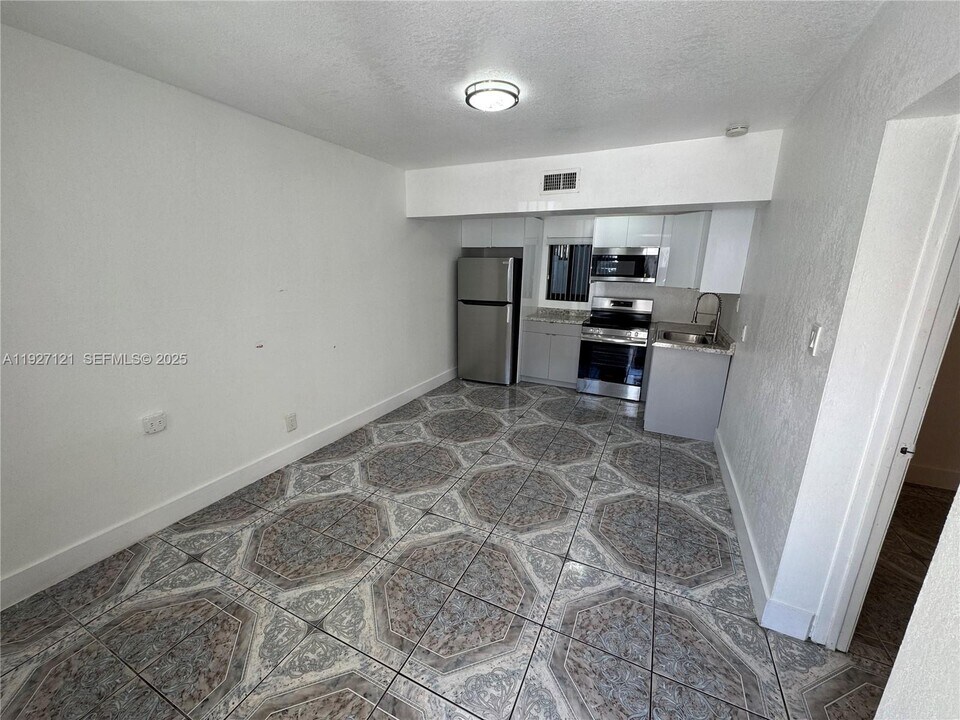 169 NE 50th St in Miami, FL - Building Photo