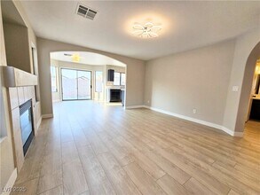 9664 Brooks Lake Ave in Las Vegas, NV - Building Photo - Building Photo