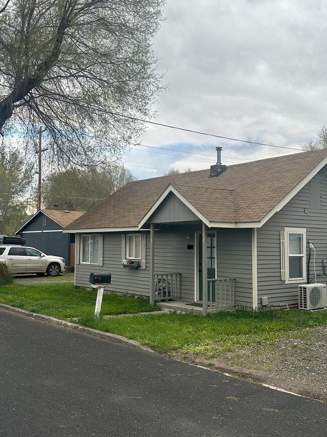 property at 707 NE Holly St