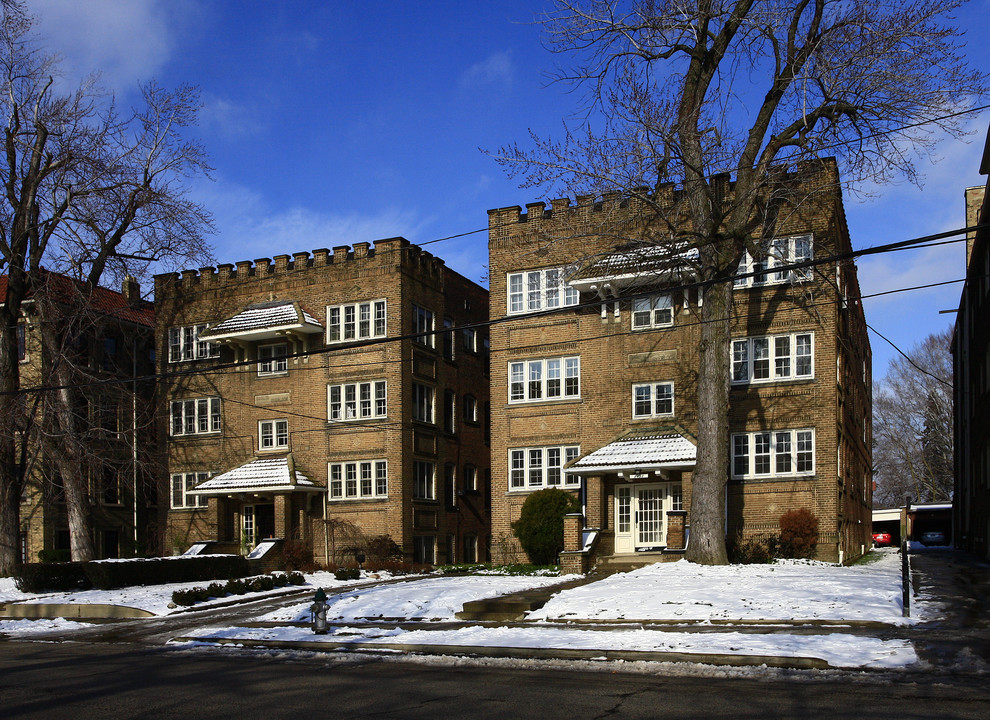 Euclid Overlook in Cleveland Heights, OH - Building Photo