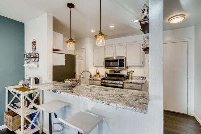 1906 S Balsam St, Unit Townhouse