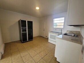317 E Florida St, Unit 317-C in Greensboro, NC - Building Photo - Building Photo