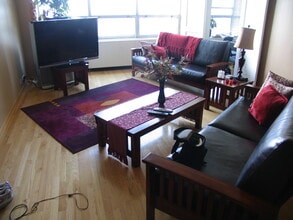 1700 E 56th St, Unit High floor in Chicago, IL - Building Photo - Building Photo