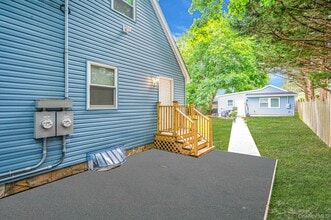 79 15th St in Wading River, NY - Building Photo - Building Photo