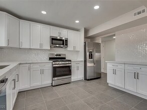 5423 Saltaire St in Las Vegas, NV - Building Photo - Building Photo