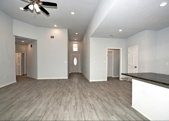 6738 Tehama Gate in San Antonio, TX - Building Photo - Building Photo