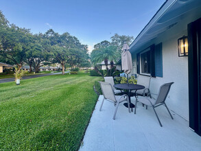 402 Club Dr in Palm Beach Gardens, FL - Building Photo - Building Photo