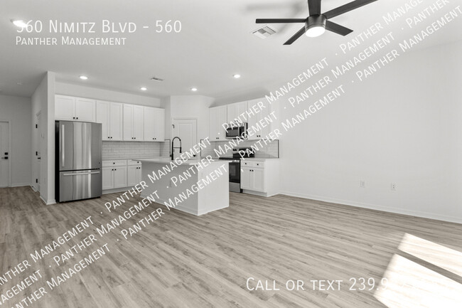 560 Nimitz Blvd-Unit -560 in Lehigh Acres, FL - Building Photo - Building Photo