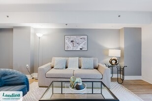 1221 S Eads St in Arlington, VA - Building Photo