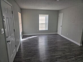 2322 W St John St in Tampa, FL - Building Photo - Building Photo