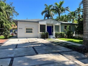 5703 SW 83rd St in Miami, FL - Building Photo - Building Photo