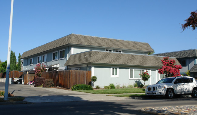 4421 Fairlands Dr in Pleasanton, CA - Building Photo - Building Photo