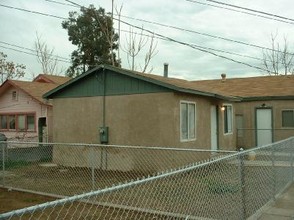 116-118 Lincoln Blvd in Bakersfield, CA - Building Photo - Building Photo