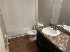 2519 Old Bainbridge Rd-Unit -B in Tallahassee, FL - Building Photo - Building Photo