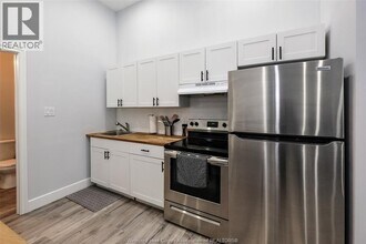 493 University Ave W in Windsor, ON - Building Photo - Building Photo