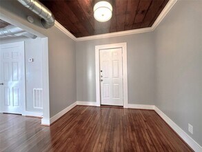 2021 Kane St in Houston, TX - Building Photo - Building Photo