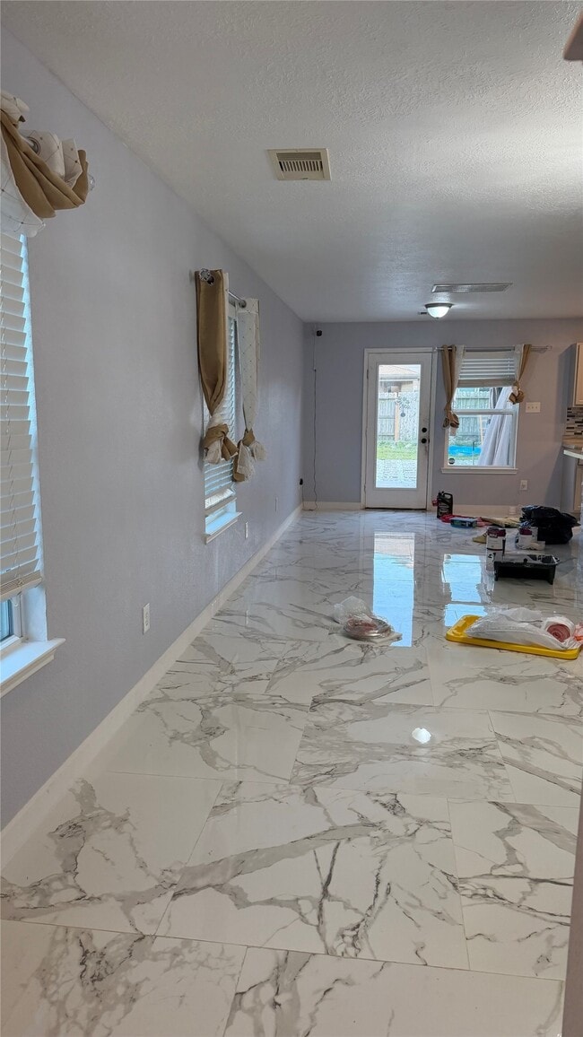 25307 Queens Causeway Ln