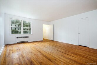 293 Manville Rd in Pleasantville, NY - Building Photo - Building Photo